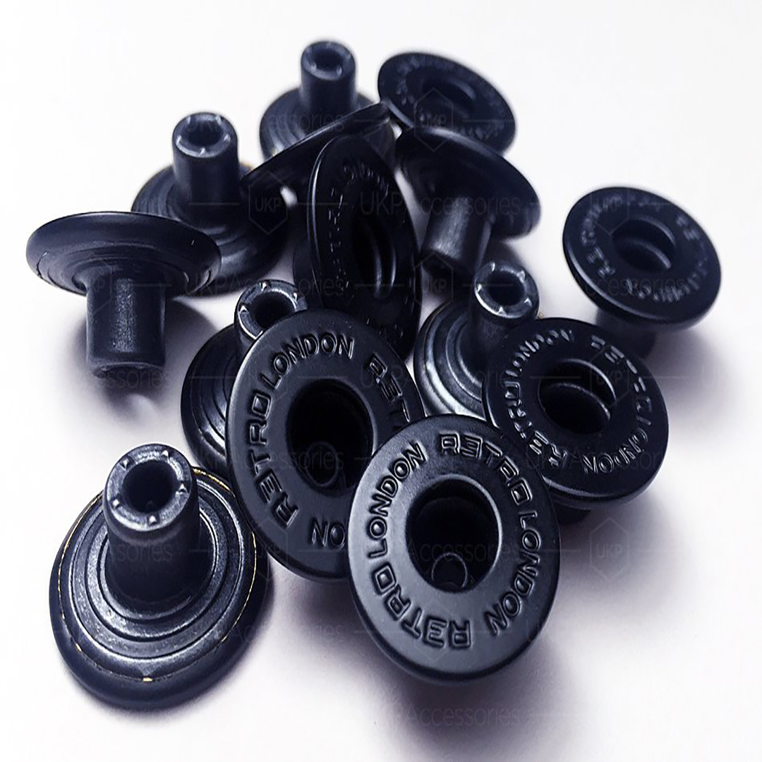 Metal and wood button (1) Metal and wood button